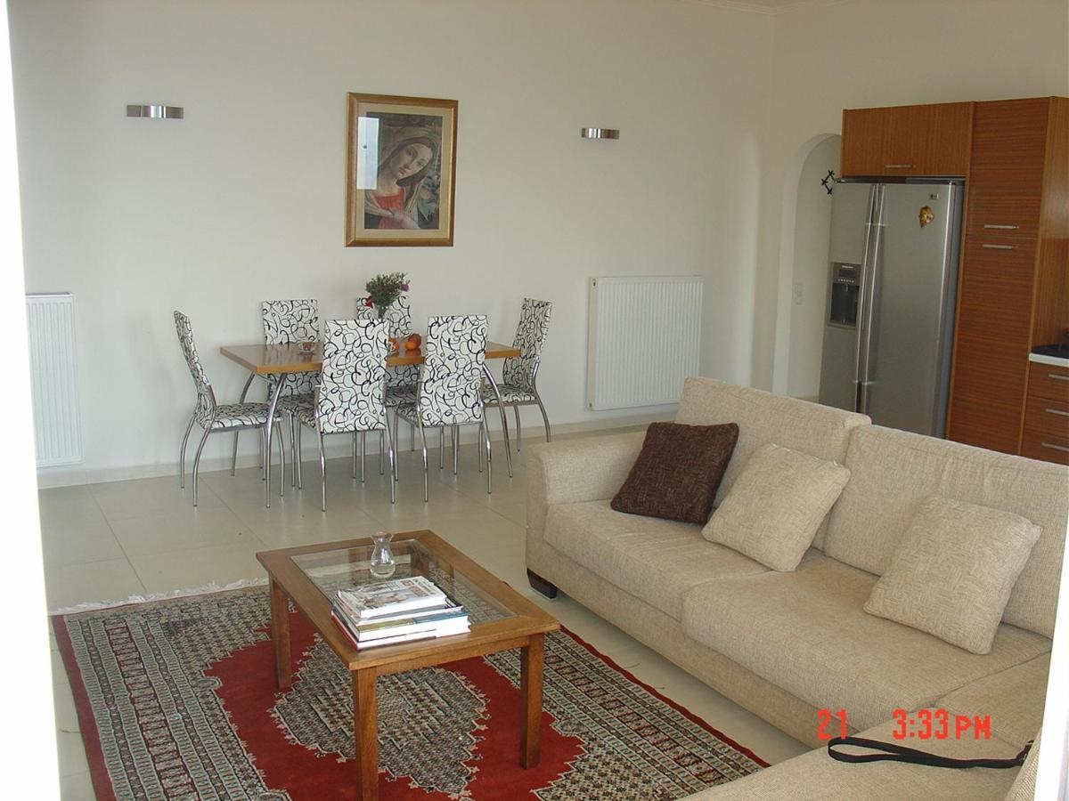 Verga First Floor Apartment Екстериор снимка